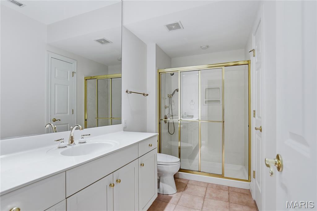 315 N Meramec Avenue Unit: 11