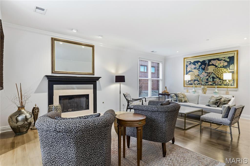 315 N Meramec Avenue Unit: 11