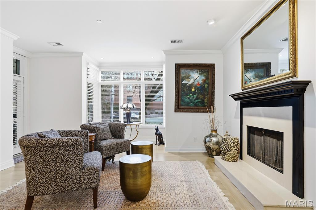 315 N Meramec Avenue Unit: 11