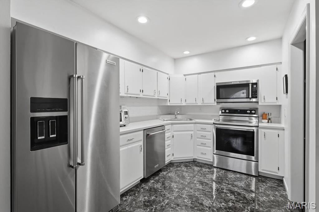 182 N Brentwood Boulevard Unit: 3