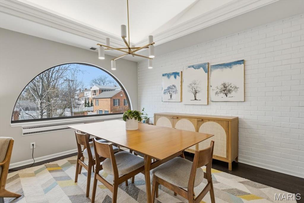 182 N Brentwood Boulevard Unit: 3