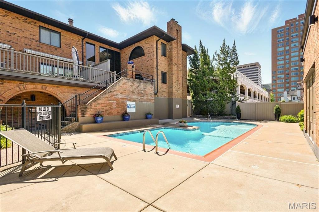 182 N Brentwood Boulevard Unit: 3