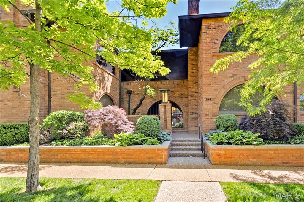 182 N Brentwood Boulevard Unit: 3