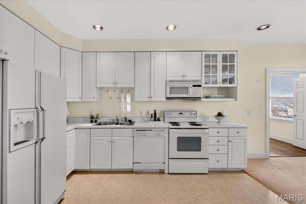 750 S Hanley Road Unit: 54