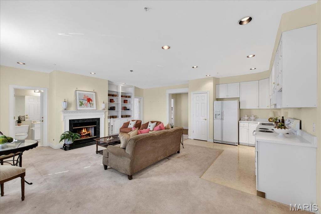 750 S Hanley Road Unit: 54