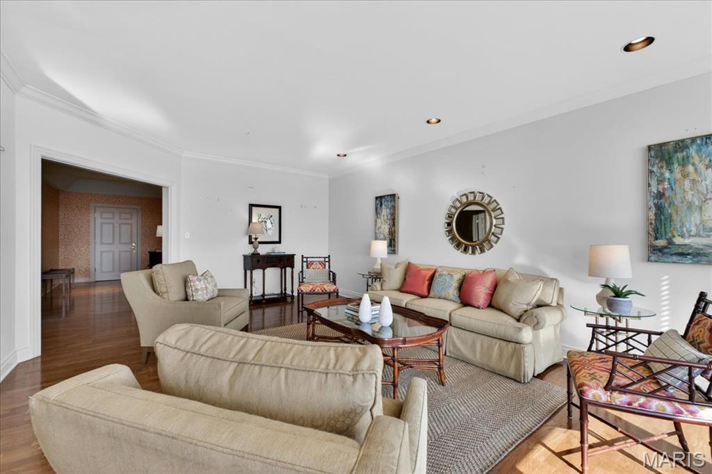 750 S Hanley Road Unit: 54