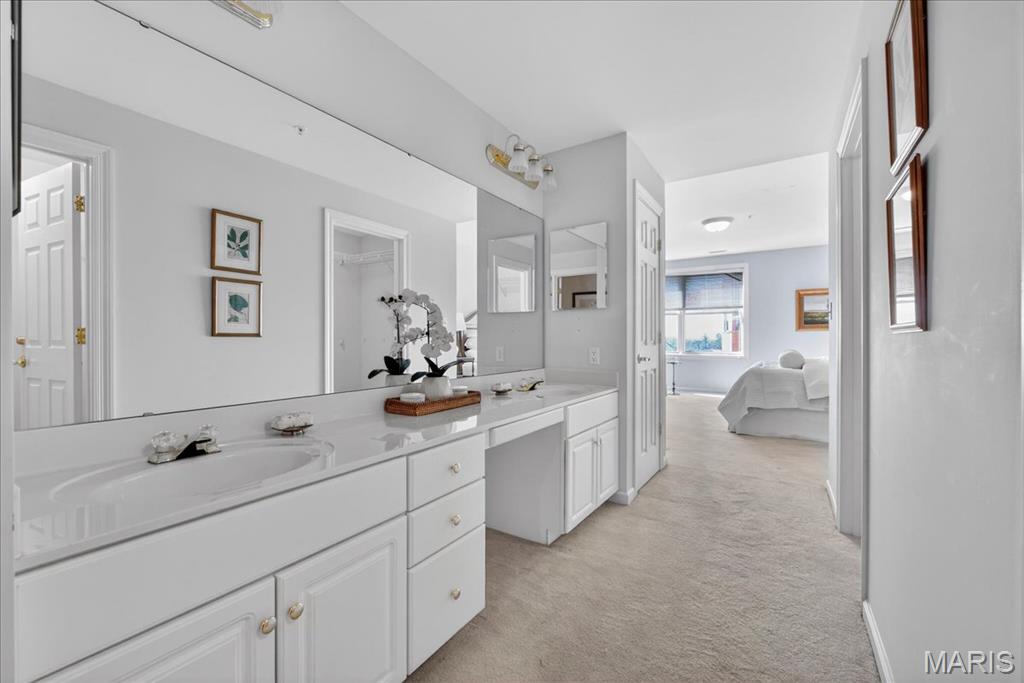 750 S Hanley Road Unit: 54