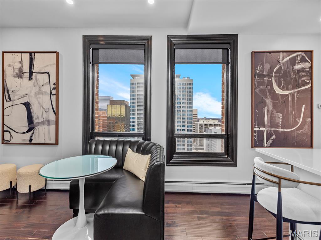 200 S Brentwood Boulevard Unit: 21H