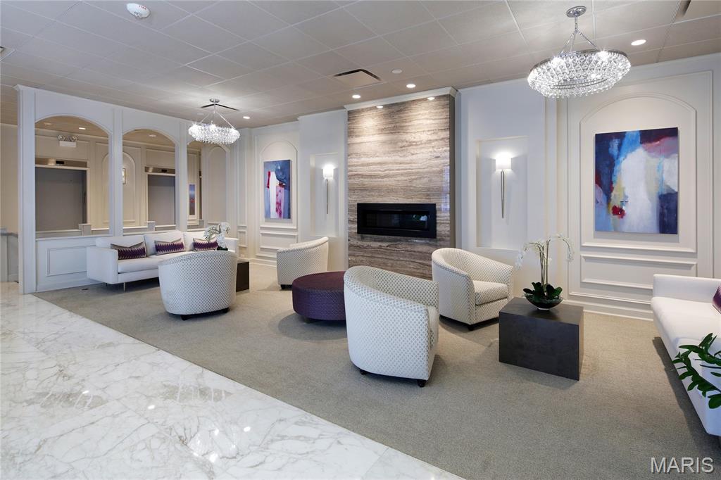 200 S Brentwood Boulevard Unit: 21H