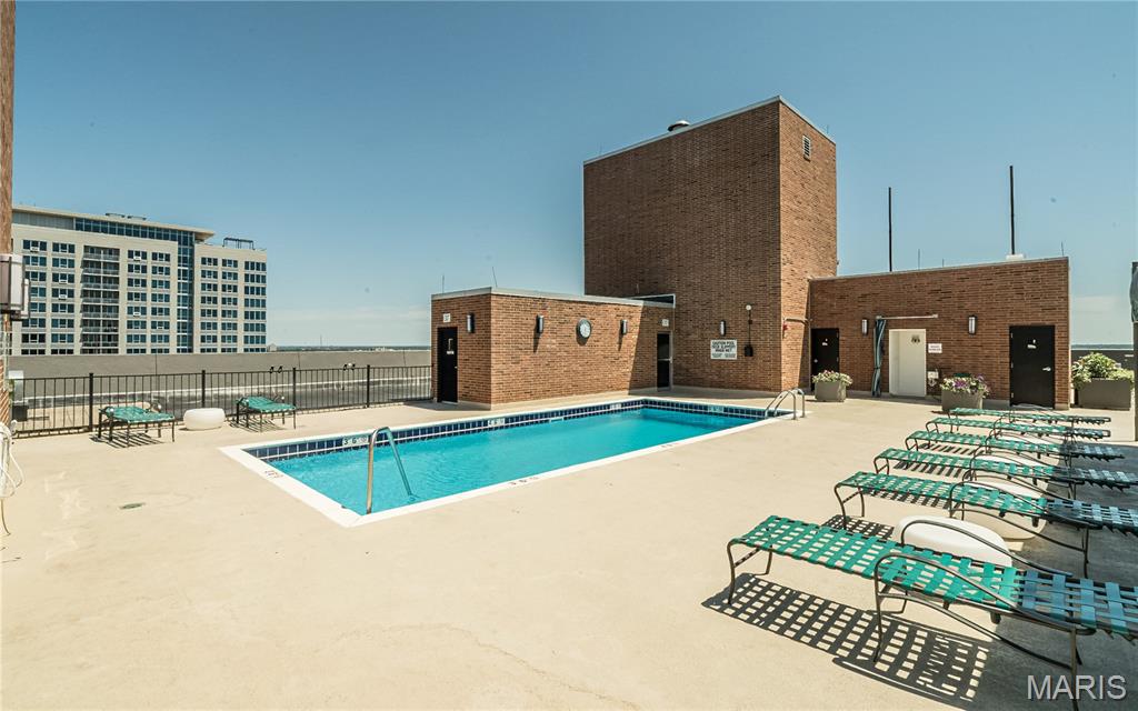 200 S Brentwood Boulevard Unit: 21H