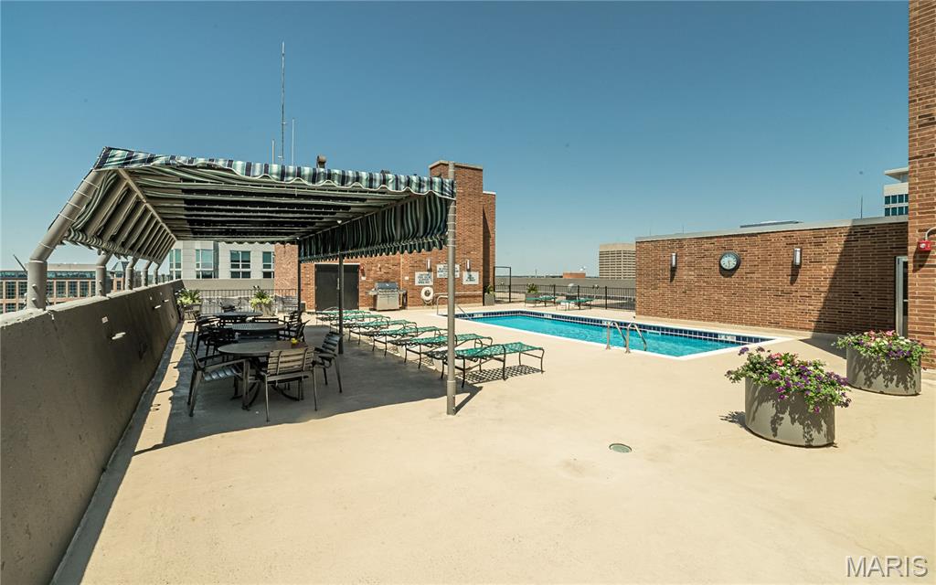 200 S Brentwood Boulevard Unit: 21H