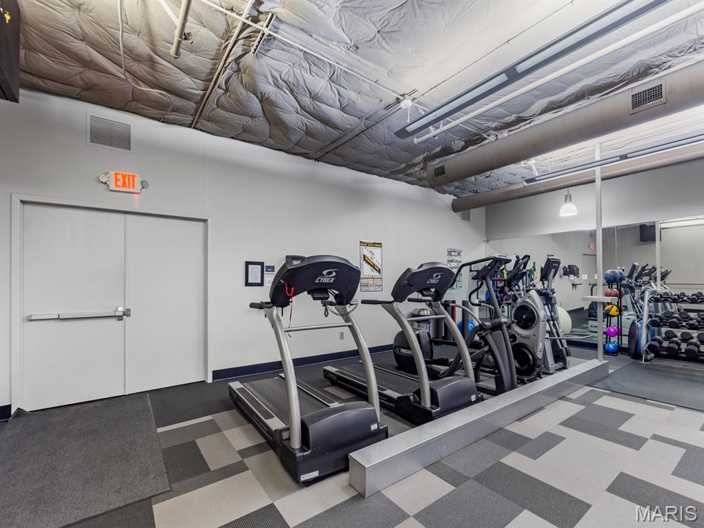 200 S Brentwood Boulevard Unit: 21H