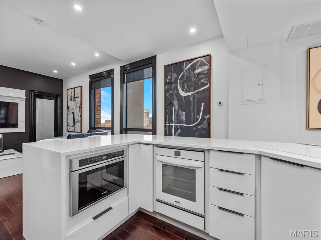 200 S Brentwood Boulevard Unit: 21H