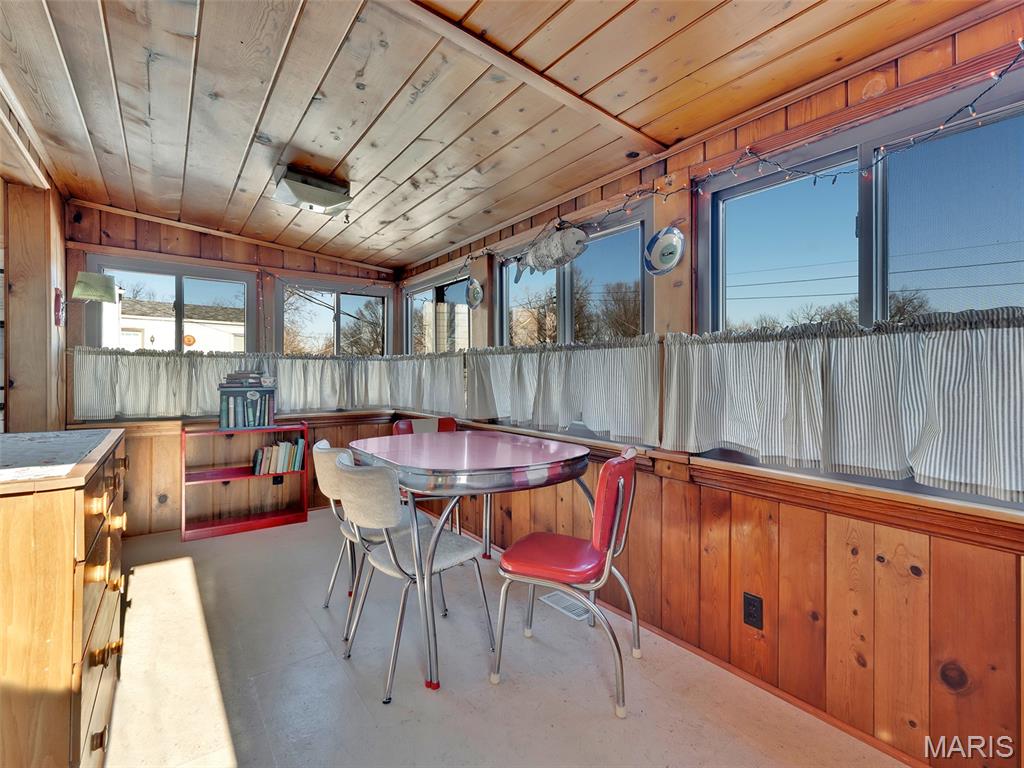 6931 Greenholly Drive