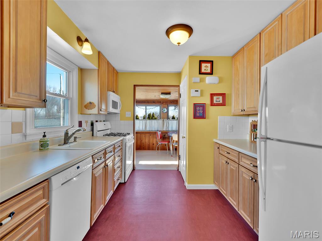 6931 Greenholly Drive