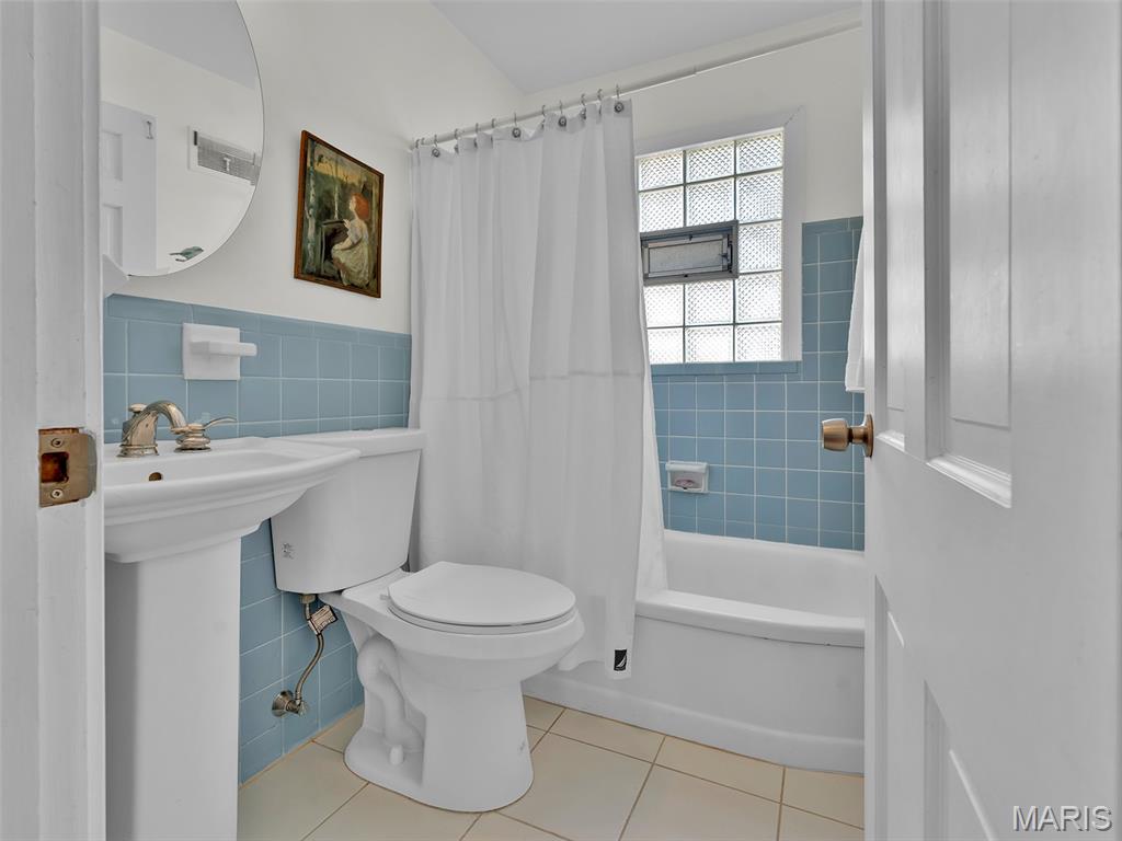 6931 Greenholly Drive