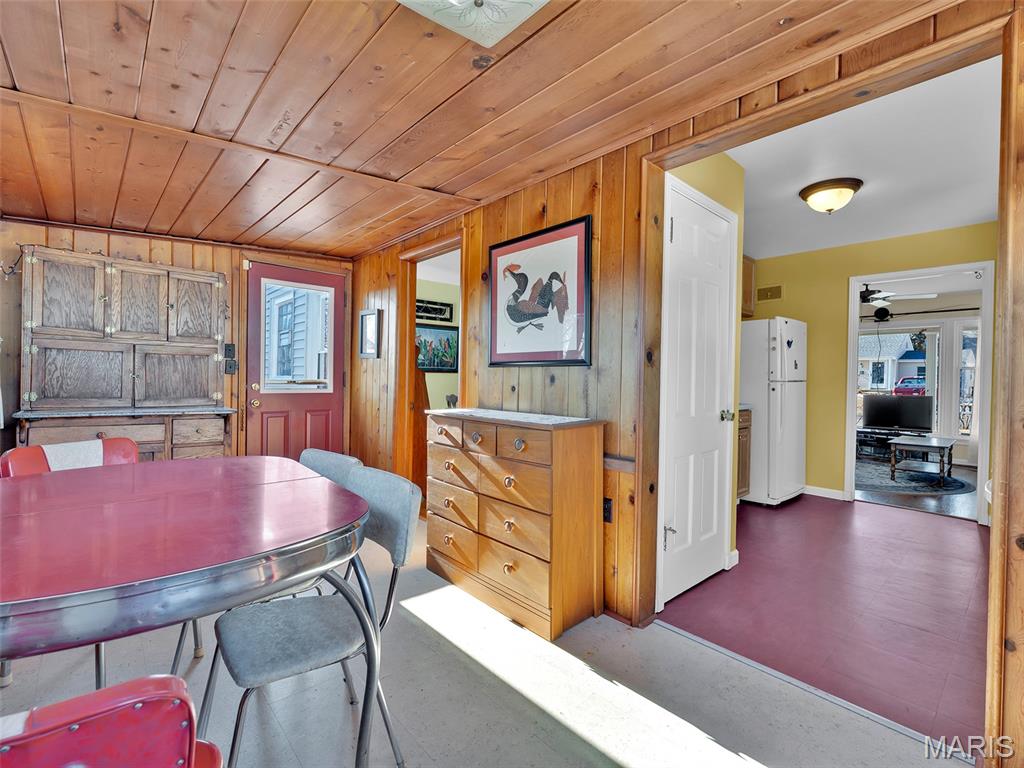 6931 Greenholly Drive