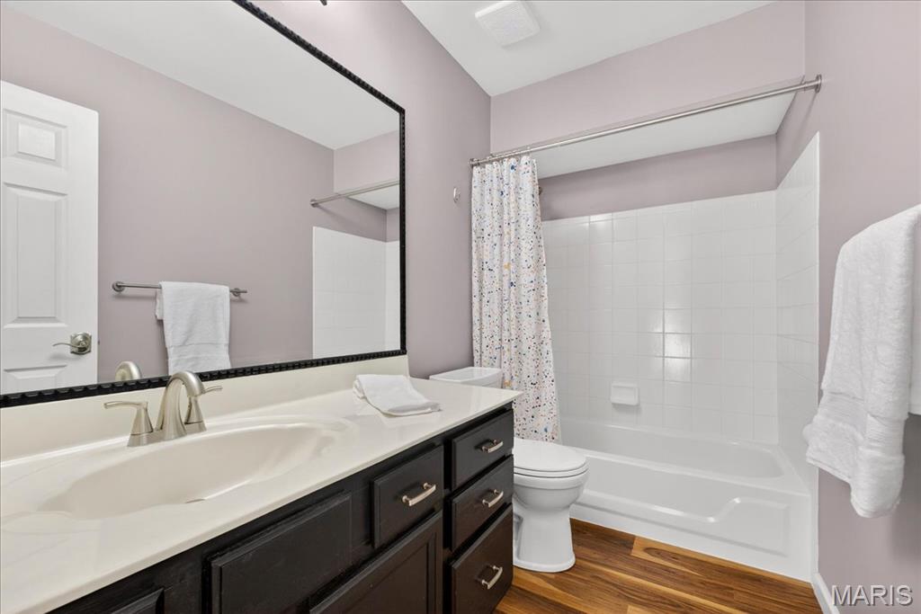 975 Arlington Glen Drive