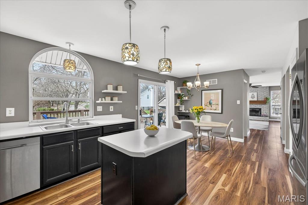 975 Arlington Glen Drive