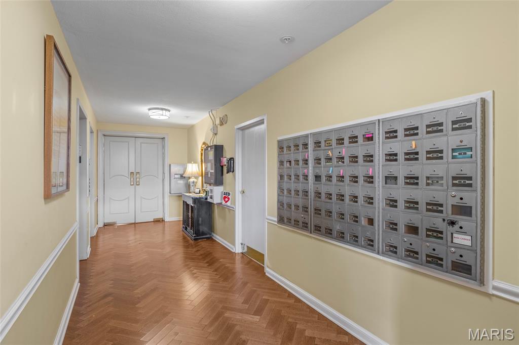 900 S Hanley Road Unit: 11B