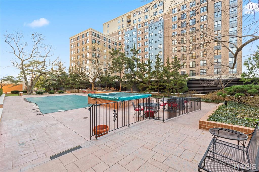 900 S Hanley Road Unit: 11B