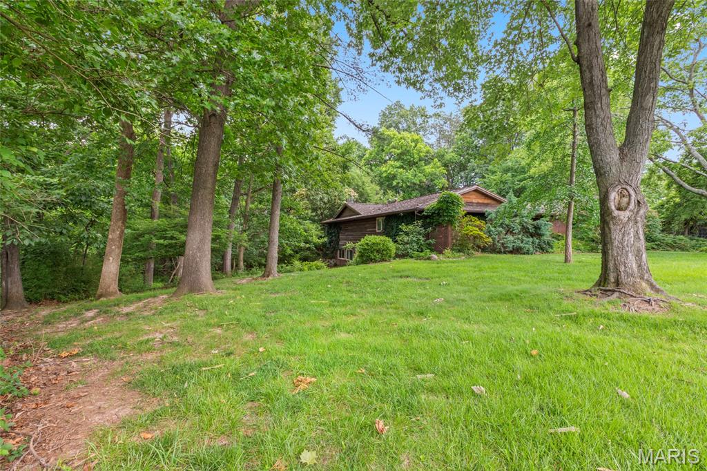 16 Meadowbrook Country Club Estate