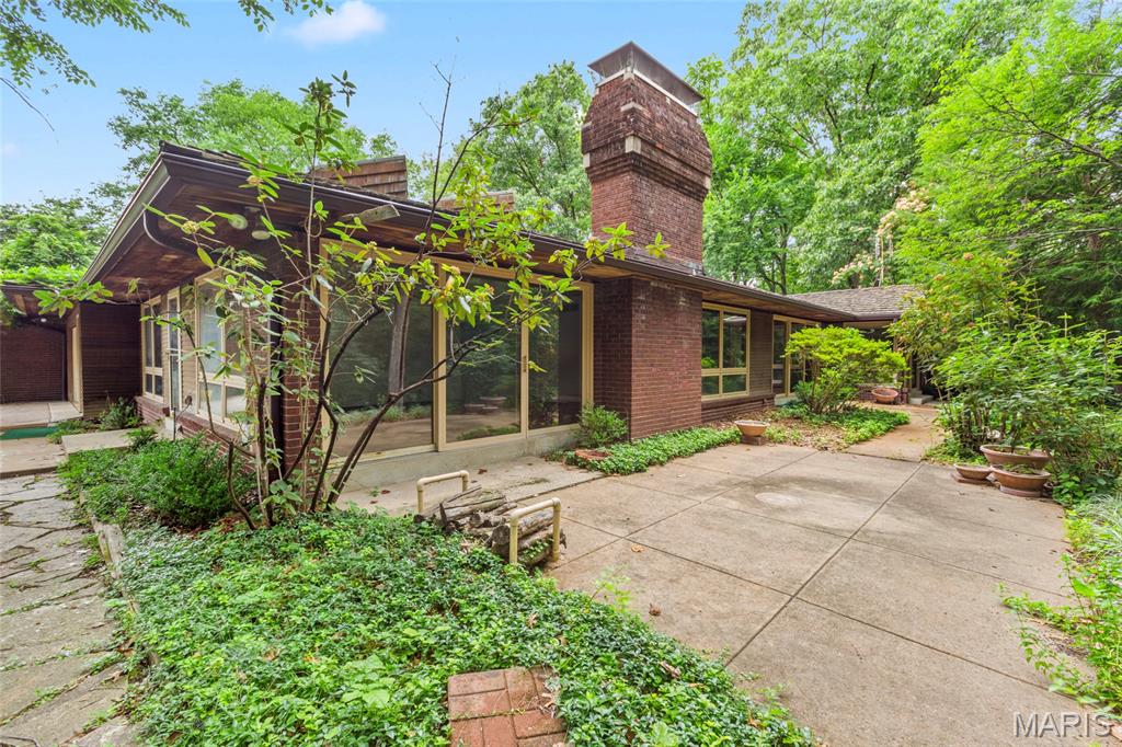 16 Meadowbrook Country Club Estate