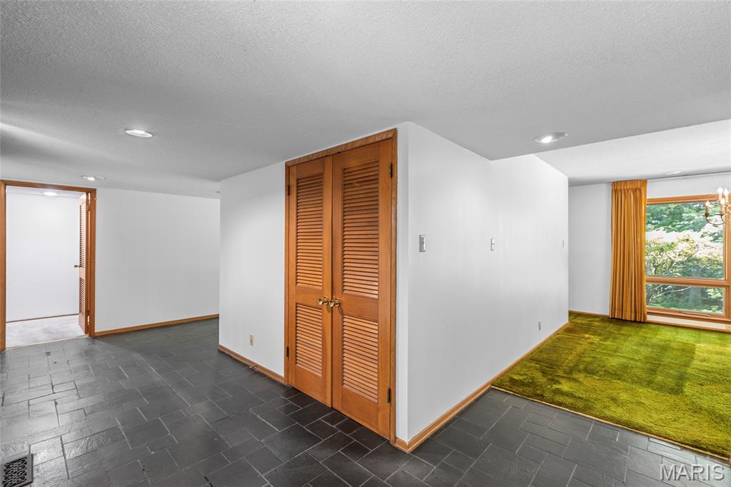 16 Meadowbrook Country Club Estate