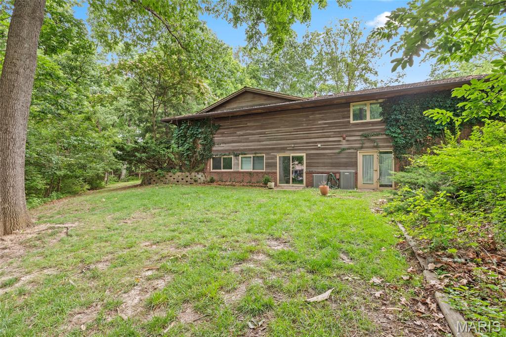 16 Meadowbrook Country Club Estate
