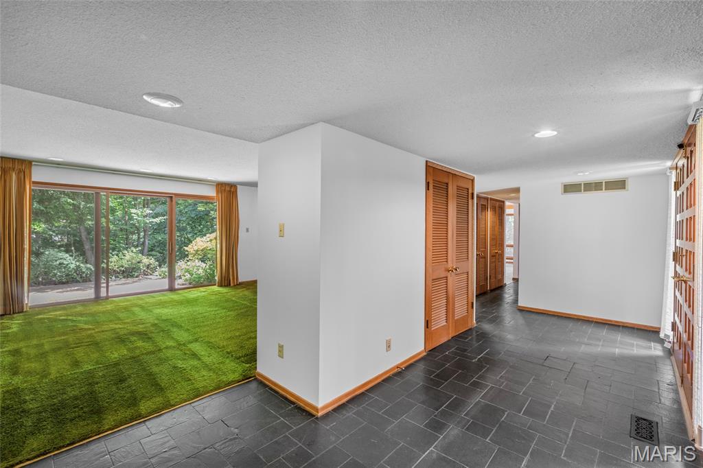 16 Meadowbrook Country Club Estate