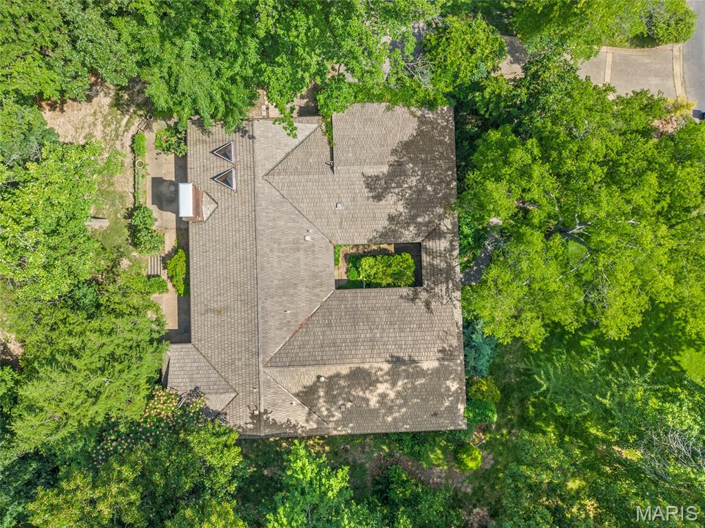 16 Meadowbrook Country Club Estate