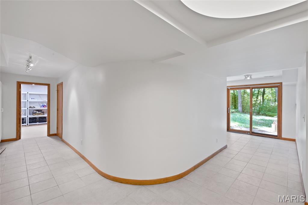 16 Meadowbrook Country Club Estate