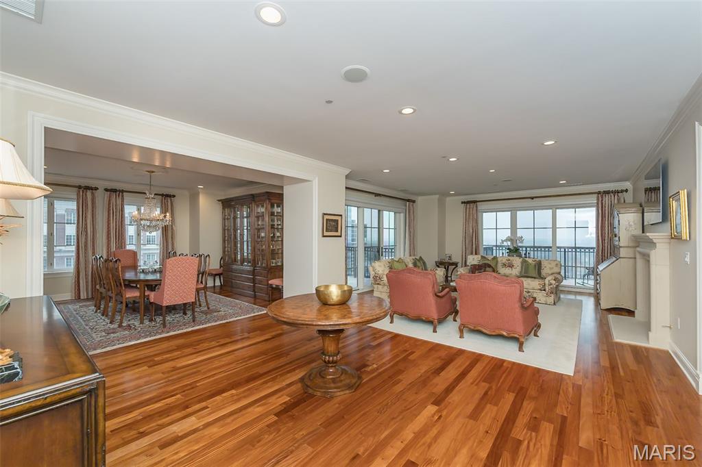 150 Carondelet Plaza Unit: 1701