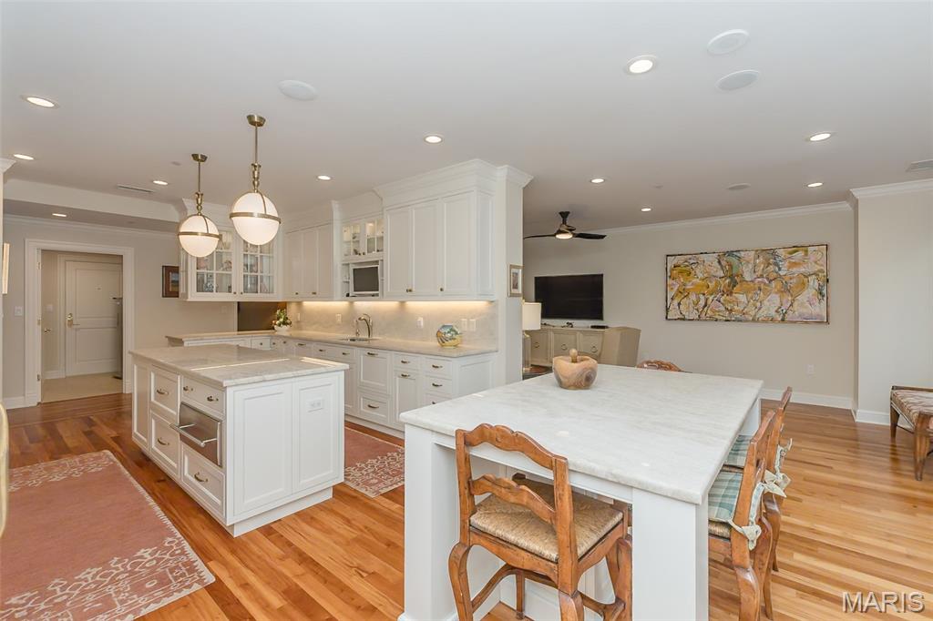 150 Carondelet Plaza Unit: 1701