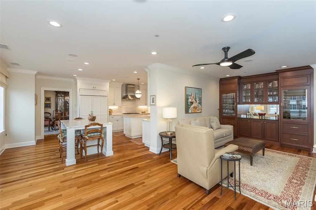 150 Carondelet Plaza Unit: 1701