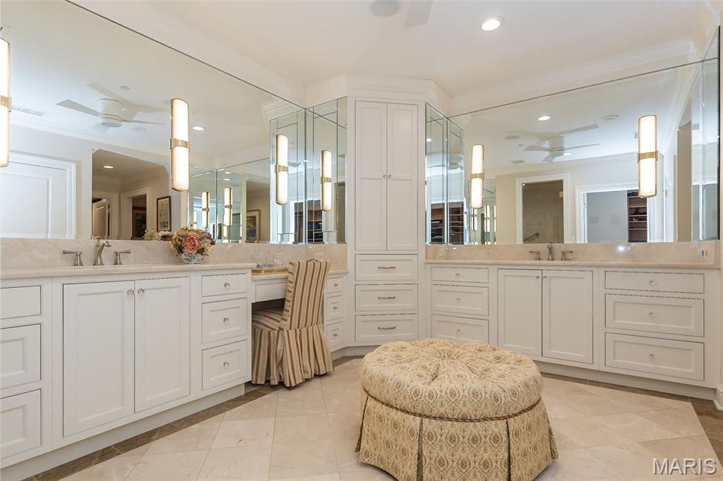 150 Carondelet Plaza Unit: 1701