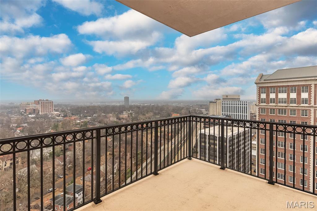 150 Carondelet Plaza Unit: 1701