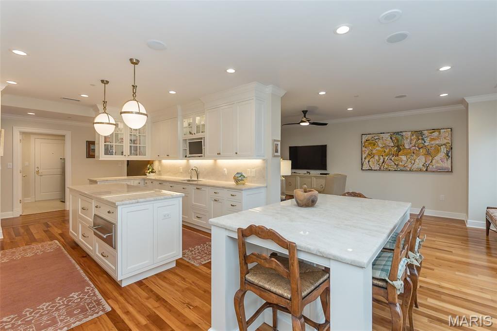 150 Carondelet Plaza Unit: 1701