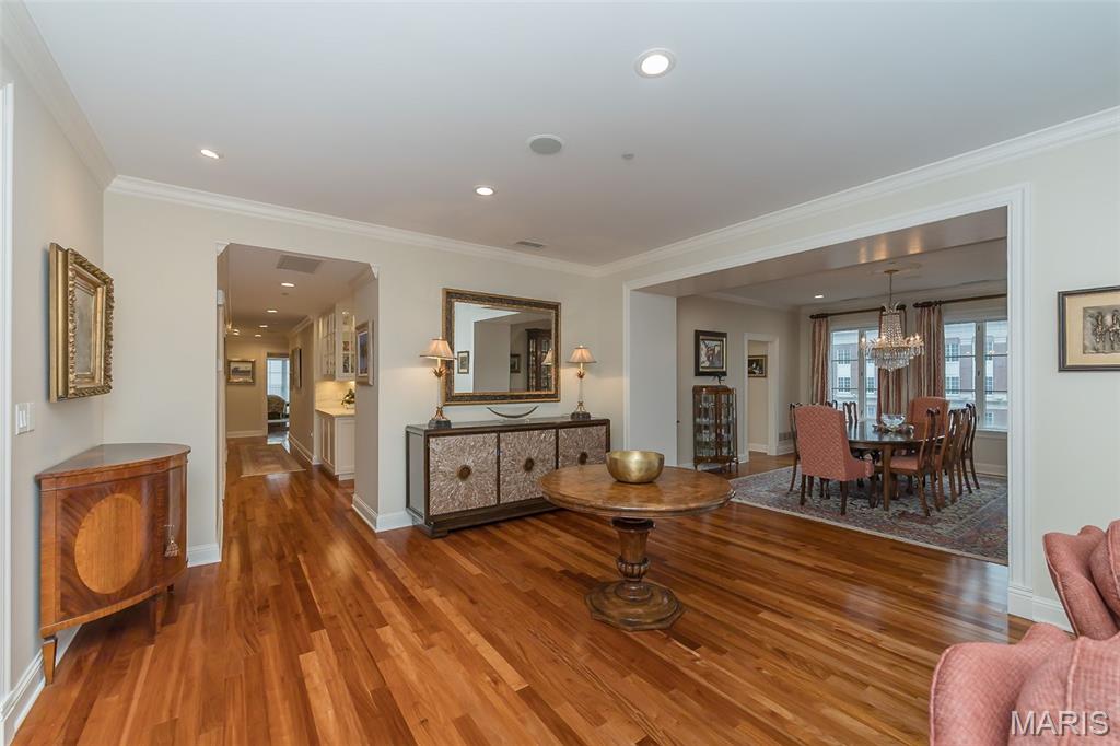 150 Carondelet Plaza Unit: 1701