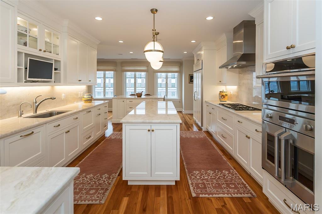 150 Carondelet Plaza Unit: 1701