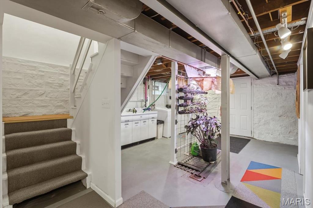 6542 Lindenwood Place