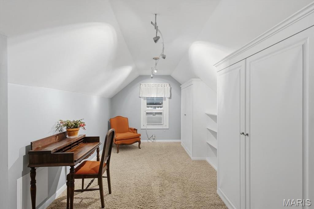 6542 Lindenwood Place