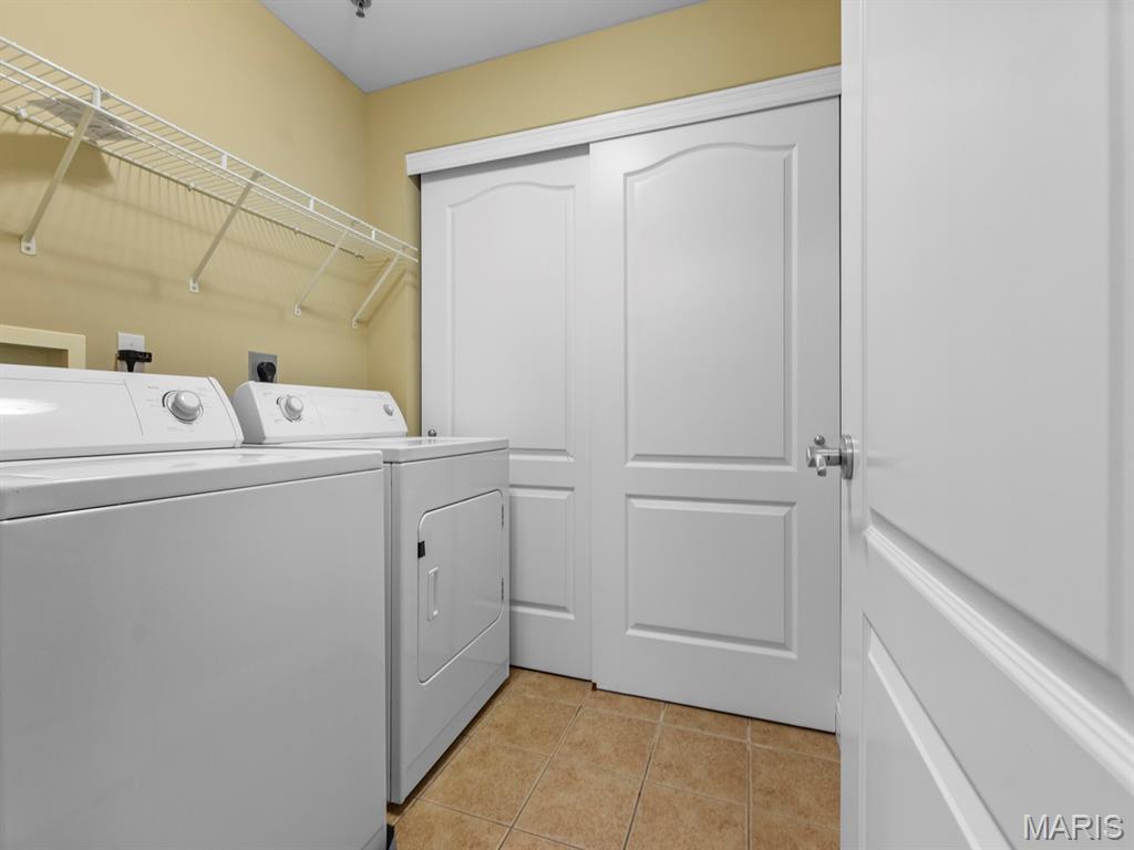 520 North and South Unit: 301