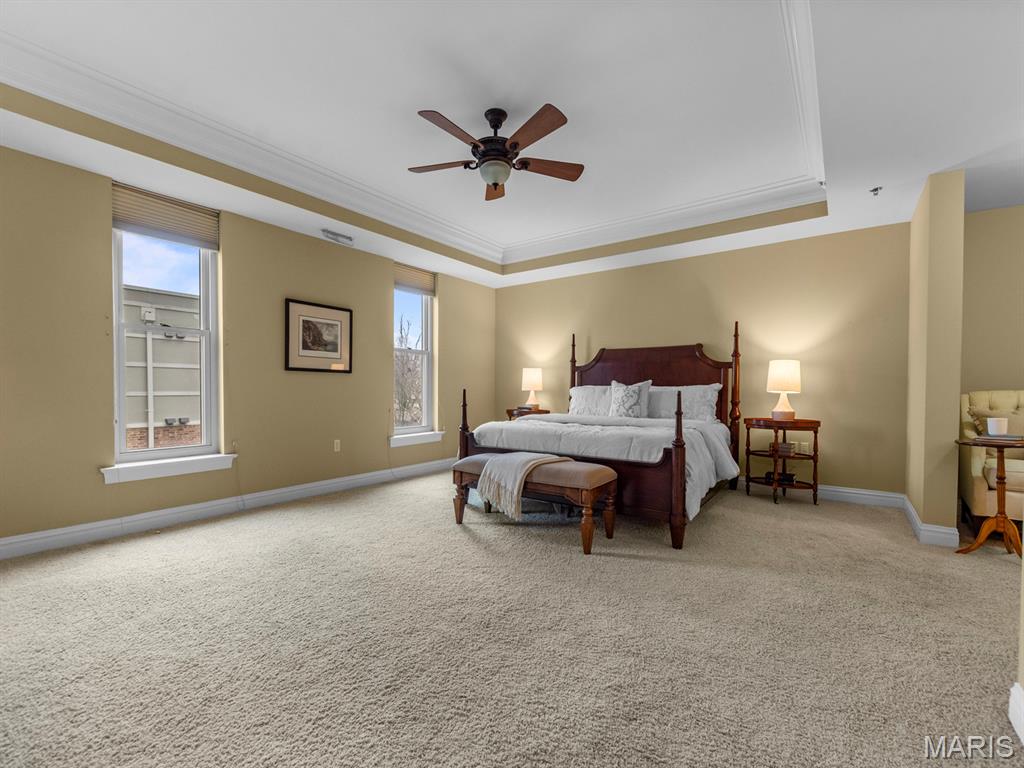 520 North and South Unit: 301