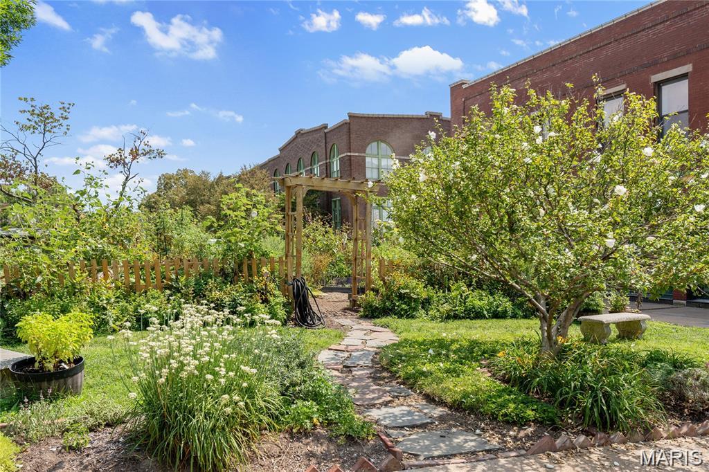 4303 Laclede Avenue Unit: D