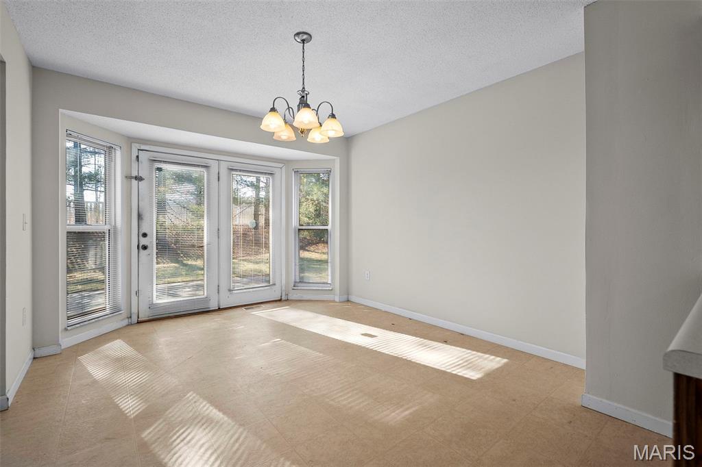 20 White Chapel Court