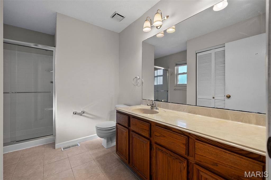 20 White Chapel Court