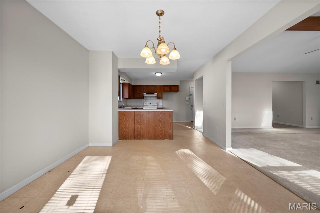 20 White Chapel Court