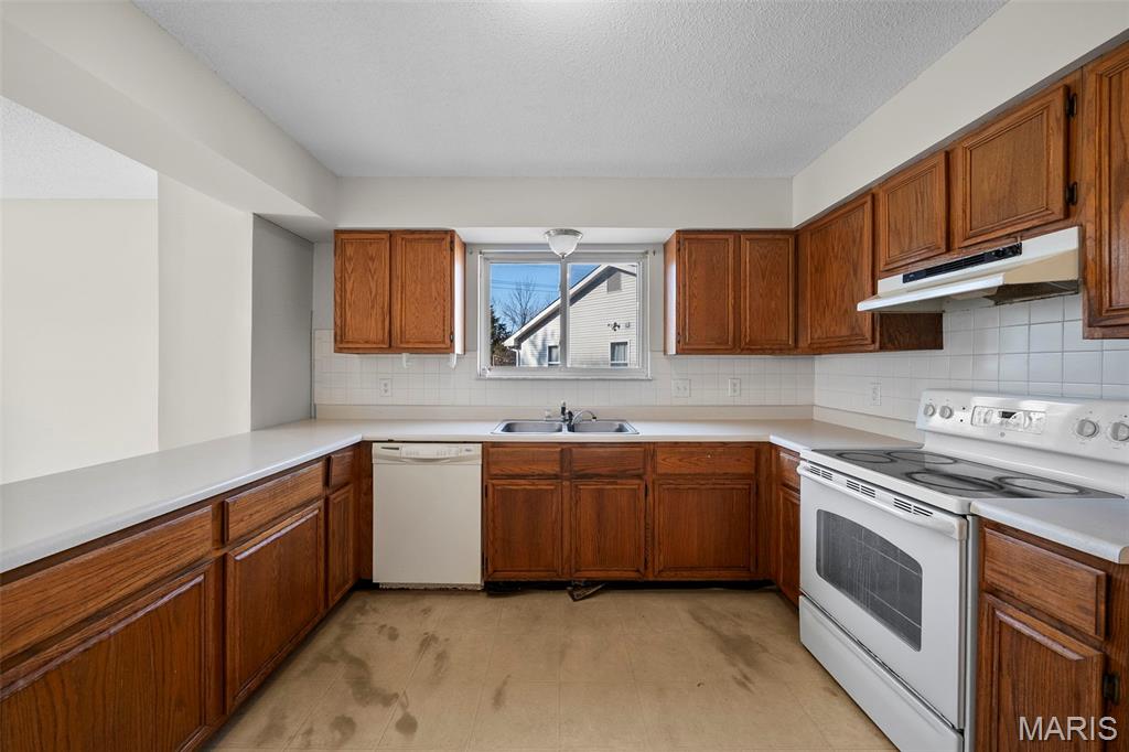 20 White Chapel Court