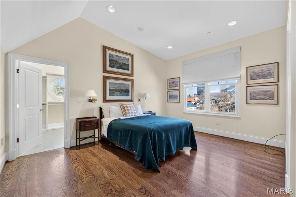 622 Forest Court Unit: 4A